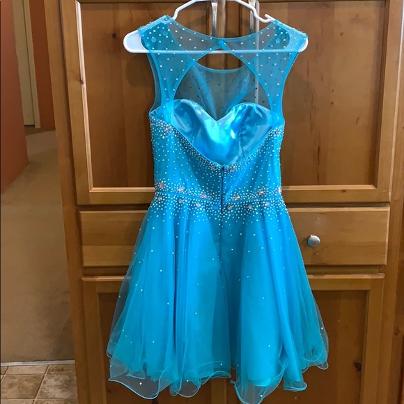 Prom Dress. - Picture 2 of 2